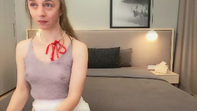 ShySchoolGrl webcam model stream image