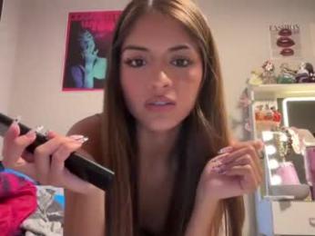 zoeybrookss webcam model stream image