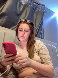 Redvelvetxx2 webcam model stream image