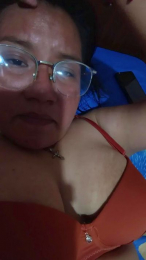 AriPM webcam model stream image