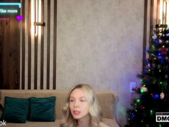 Hollywww webcam model stream image