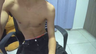 Isaaclatino webcam model stream image