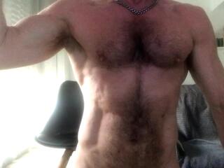 Luke Wolfe webcam model stream image