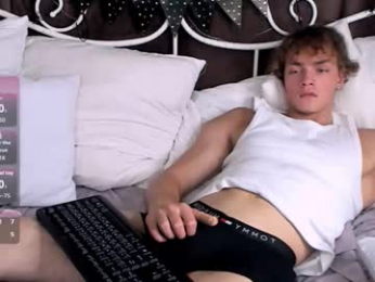 chase_muscular webcam model stream image