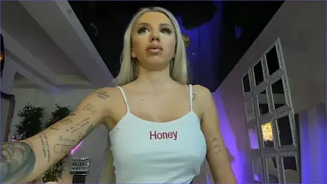 LisaAkira webcam stripchat model stream image