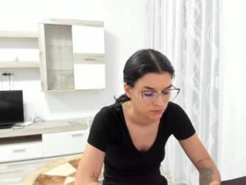 maya_and_guests webcam model stream image
