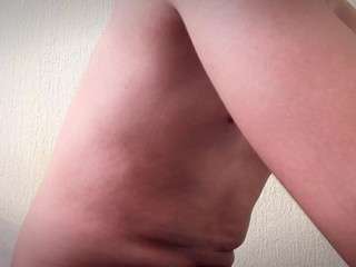 leons20cm webcam model stream image