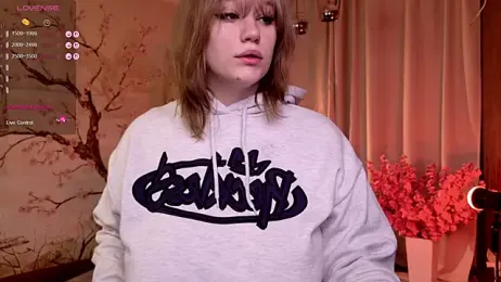 Morvelyn webcam model stream image