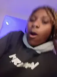 EvonyFoxxx webcam model stream image