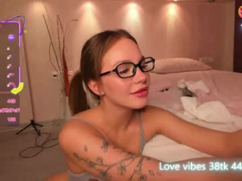 tracy_tay1or webcam model stream image