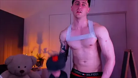 Oscar_Miller_ webcam model stream image