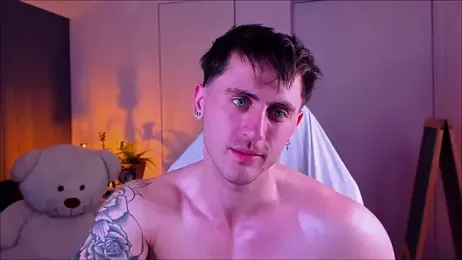 Oscar_Miller_ webcam model stream image