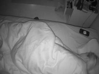 voyeurcam-julmodels-greybed-2 webcam model stream image