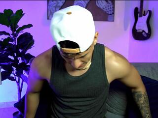 Ryan Walker webcam model stream image