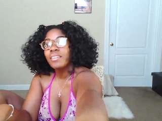 xoxocinnamon webcam camsoda model stream image