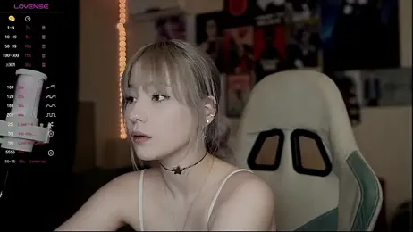 Traharaa webcam model stream image