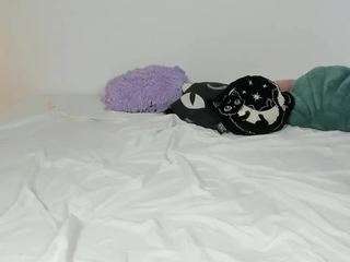 vampire-girl webcam model stream image