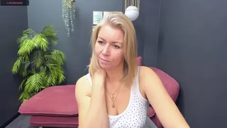 Annie_Light webcam model stream image