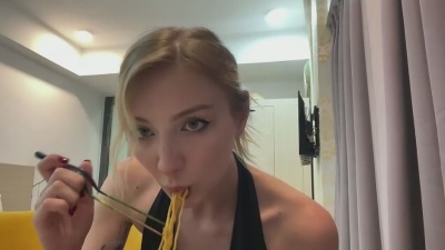 XochitlBrydon webcam model stream image