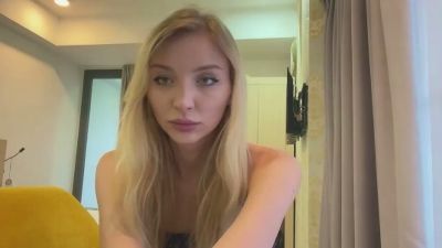 XochitlBrydon webcam cam4 model stream image