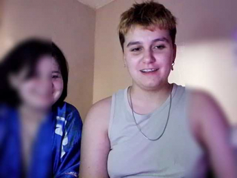 2Lesbians webcam model stream image