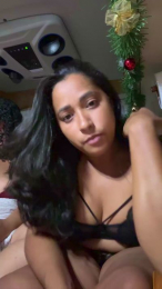 Marinomade webcam model stream image