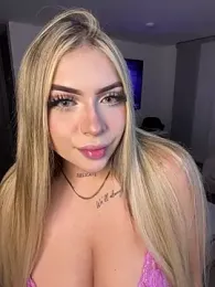 MiaWhitePink_ webcam stripchat model stream image