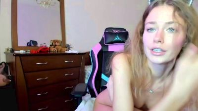 OksiEvans webcam model stream image