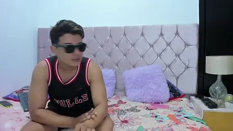 Harry_And_Girls webcam model stream image