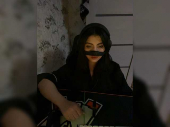 Aloeloea webcam model stream image