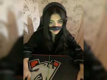 Aloeloea webcam model stream image