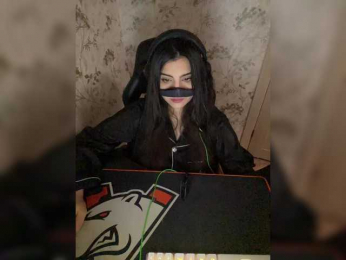 Aloeloea webcam model stream image