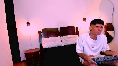 Lucas_Dream webcam model stream image