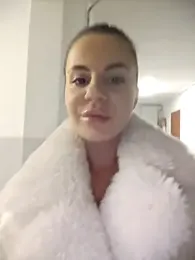 BabyFaceMia webcam stripchat model stream image