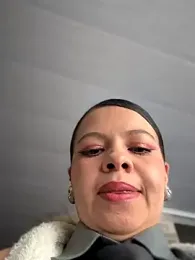 Ariana-07 webcam model stream image