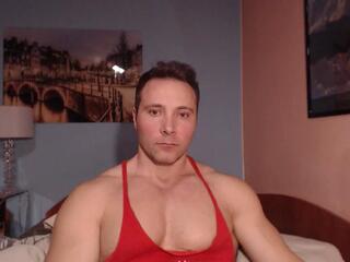 Hunky Muscle webcam model stream image