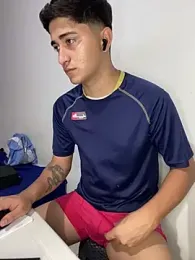 Tavinho067 webcam model stream image