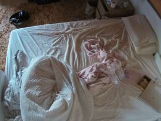 voyeurcam-julmodels-whitebed-3 webcam model stream image