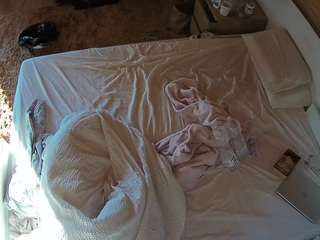 voyeurcam-julmodels-whitebed-3 webcam model stream image
