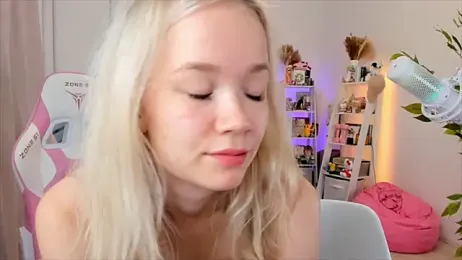 Lily_Young webcam stripchat model stream image