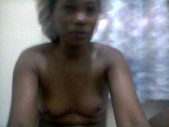 Sasyqueen webcam bongacams model stream image