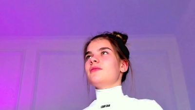 Adrialii webcam model stream image