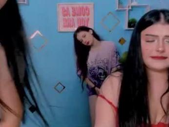nami_glow webcam model stream image