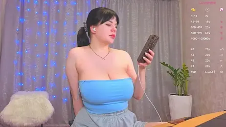 LovlyBambi webcam model stream image