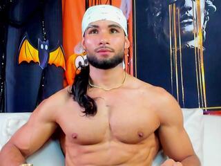 Summy Hattaway webcam model stream image