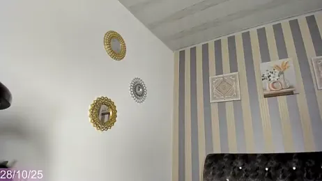 Theravenlux webcam model stream image