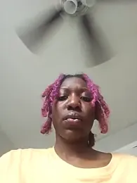 oliviaprettypussy webcam model stream image
