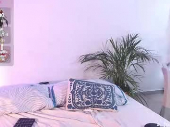 jhuan_cute webcam model stream image