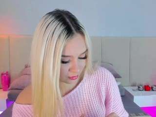 sofia-pamela1 webcam model stream image