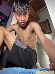 Mauuu18 webcam model stream image